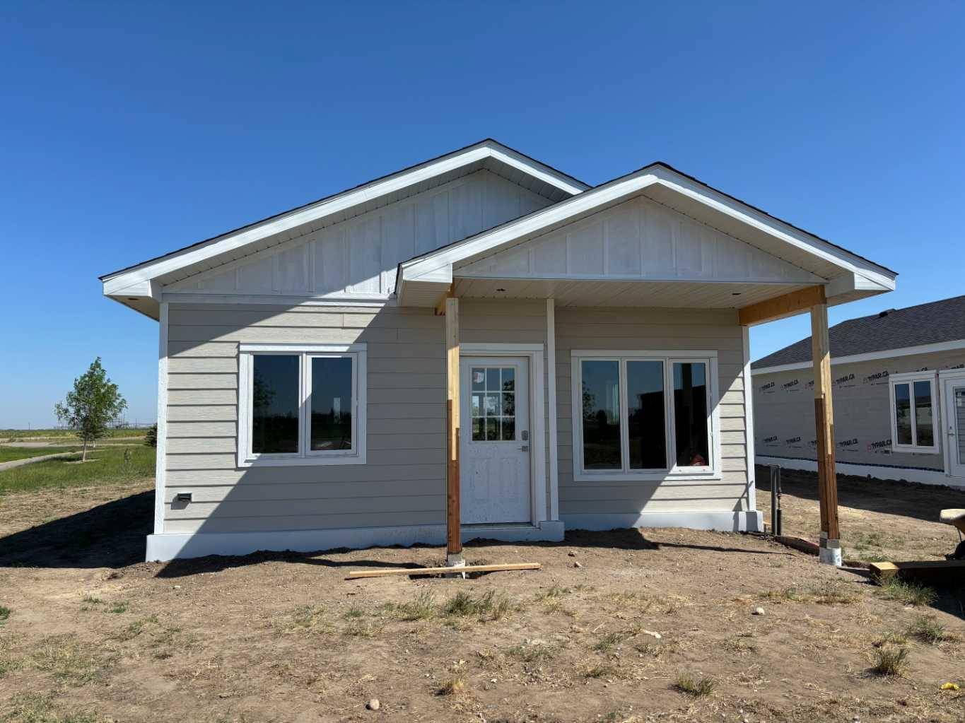 4913 72 AVE, Taber, AB T1G 0G7