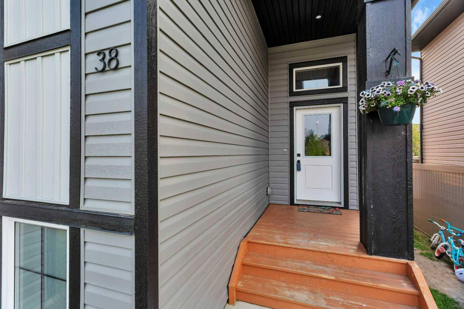 Sylvan Lake, AB T4S 0M9,38 Brookstone DR