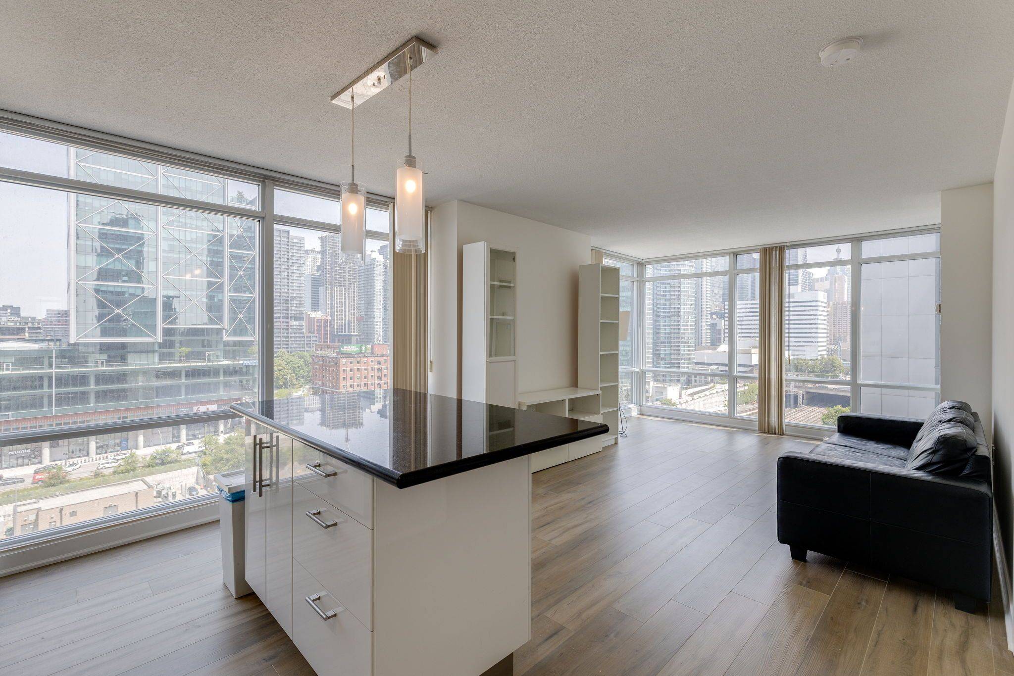 25 TELEGRAM Mews #1202, Toronto C01, ON M5V 3Z1