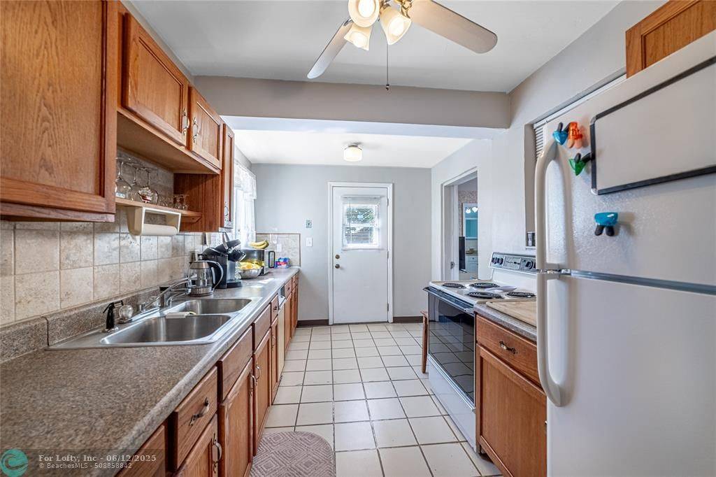 Pompano Beach, FL 33064,1540 NE 48th Ct