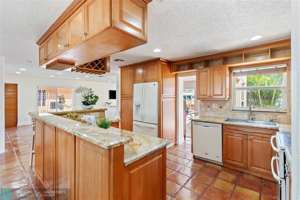 Pompano Beach, FL 33060,241 SE 11th St