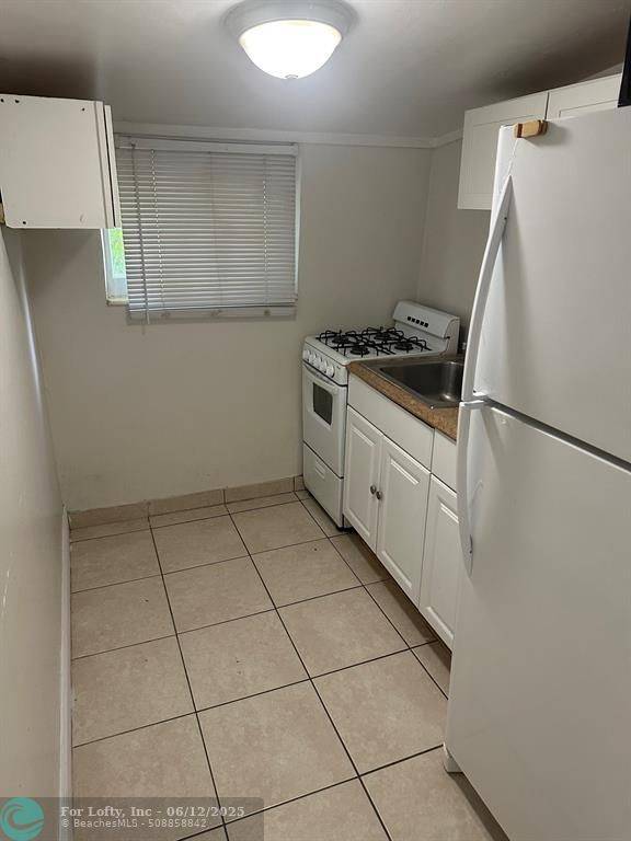 Miramar, FL 33023,6044 SW 40th St