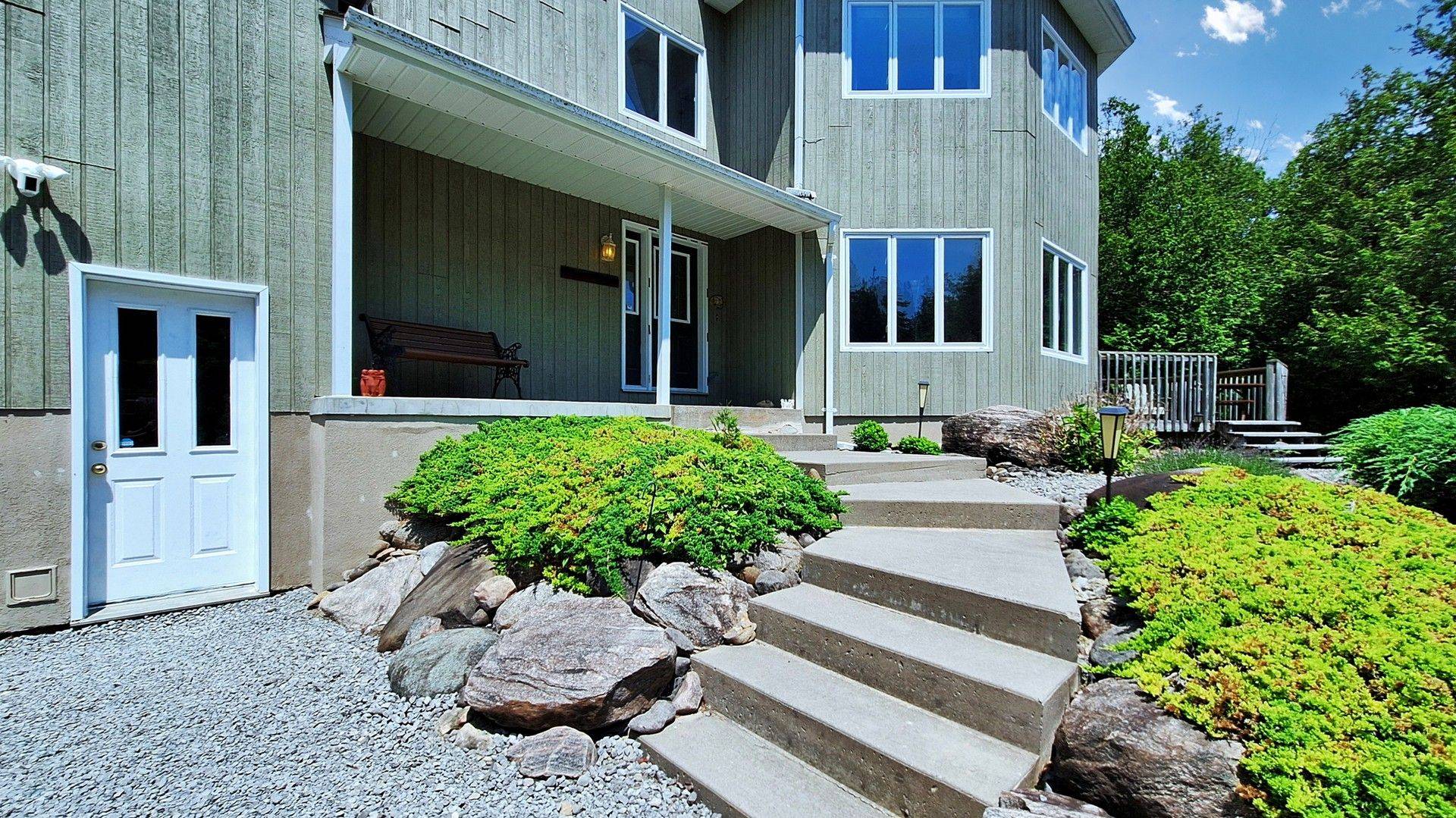 Georgina, ON L0E 1R0,27352 Highway 48 N/A