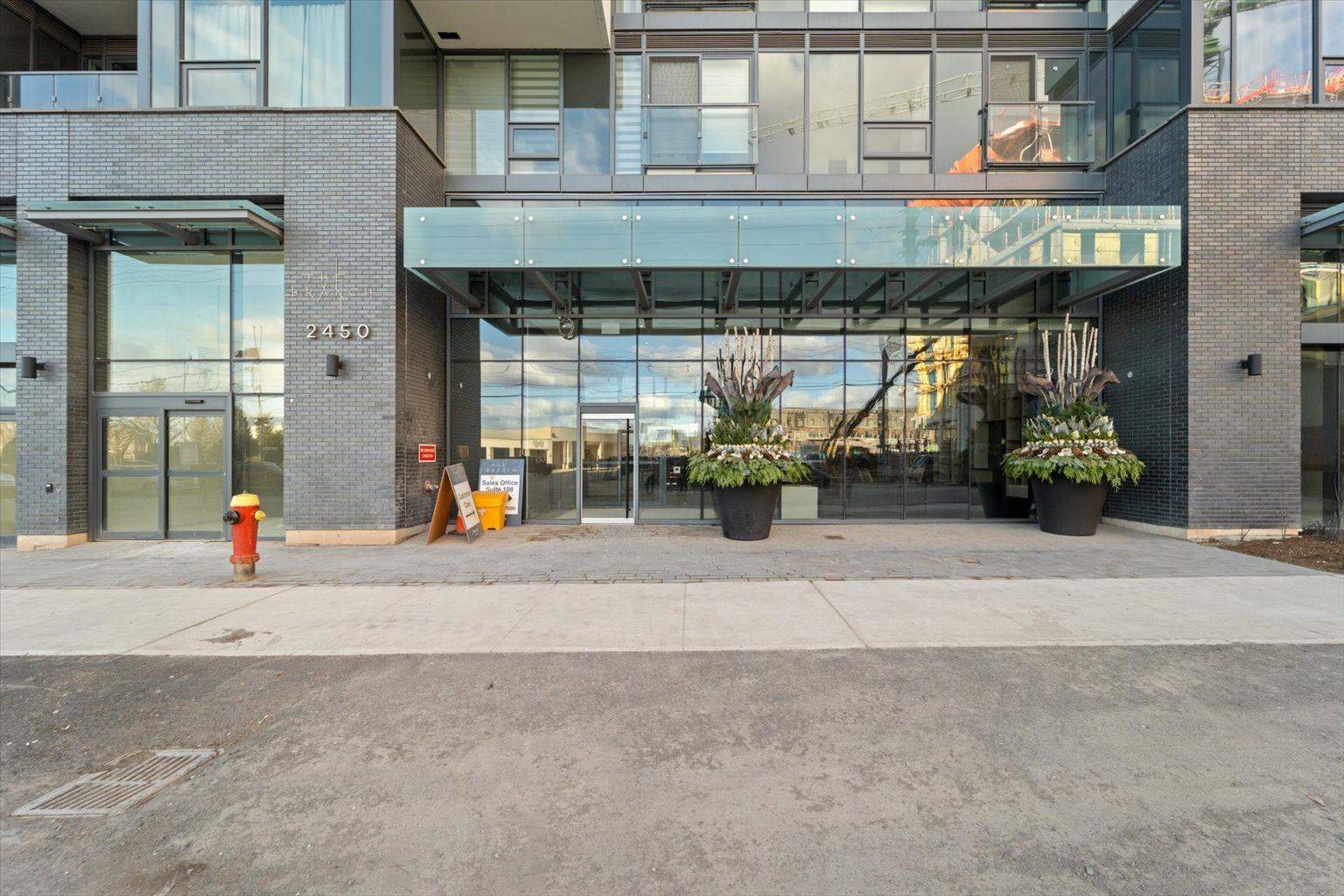 2460 Old Bronte RD #418, Oakville, ON L6M 5P6