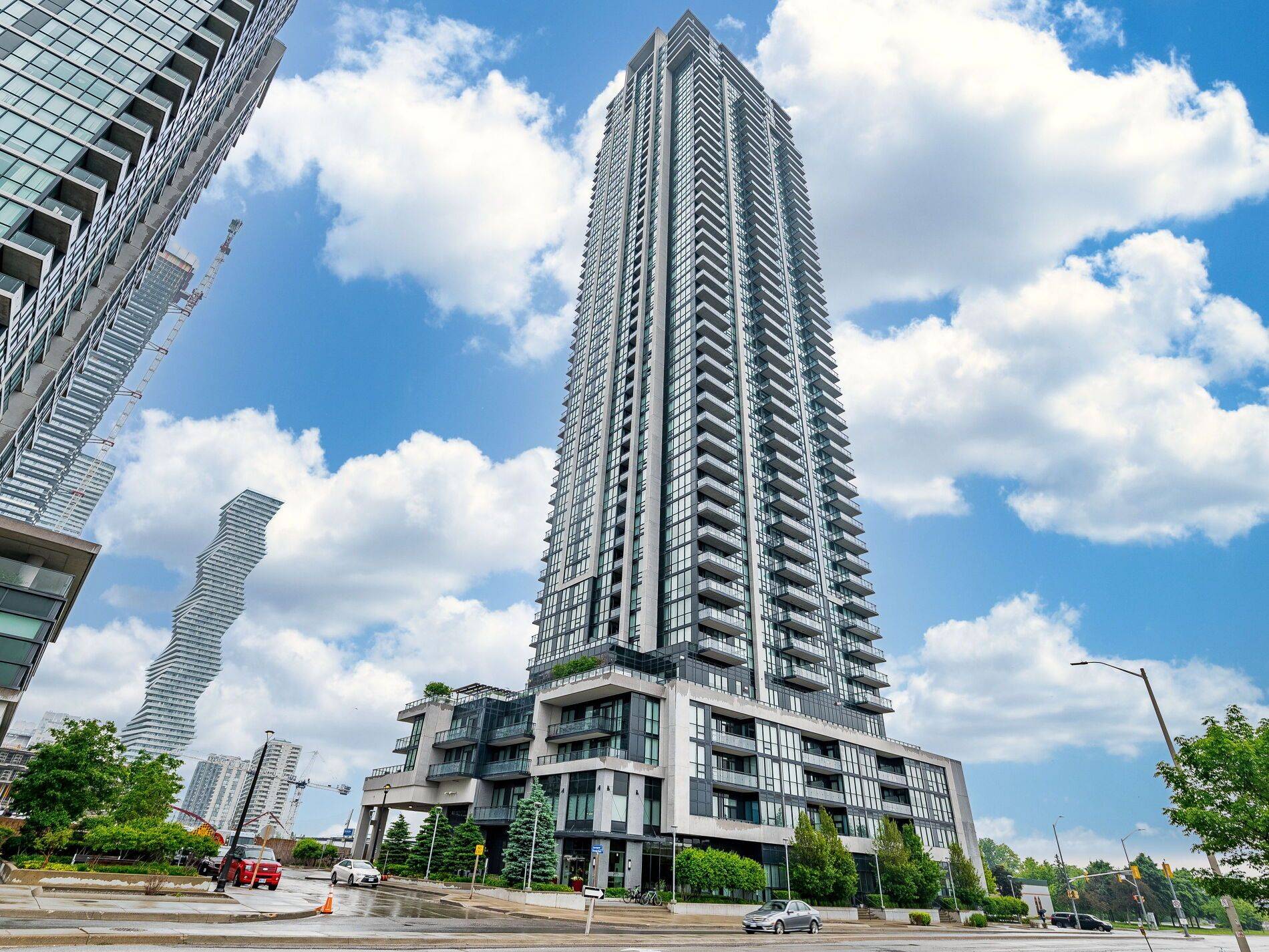 3975 Grand Park DR #403, Mississauga, ON L5B 0K4