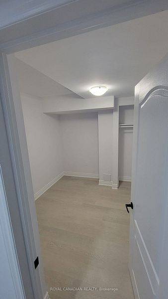 Brampton, ON L6Y 6K2,15 Fordham RD #Bsmt