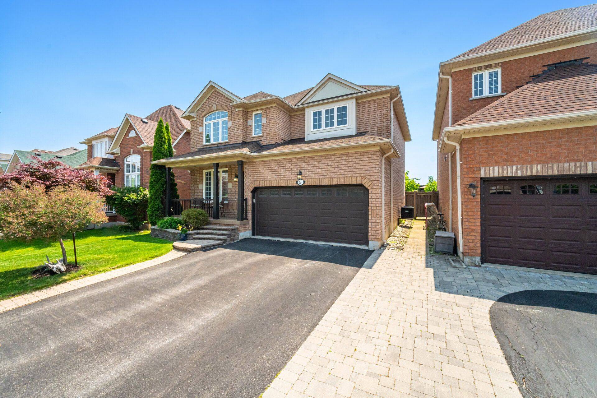Milton, ON L9T 6B5,221 Ellis CRES