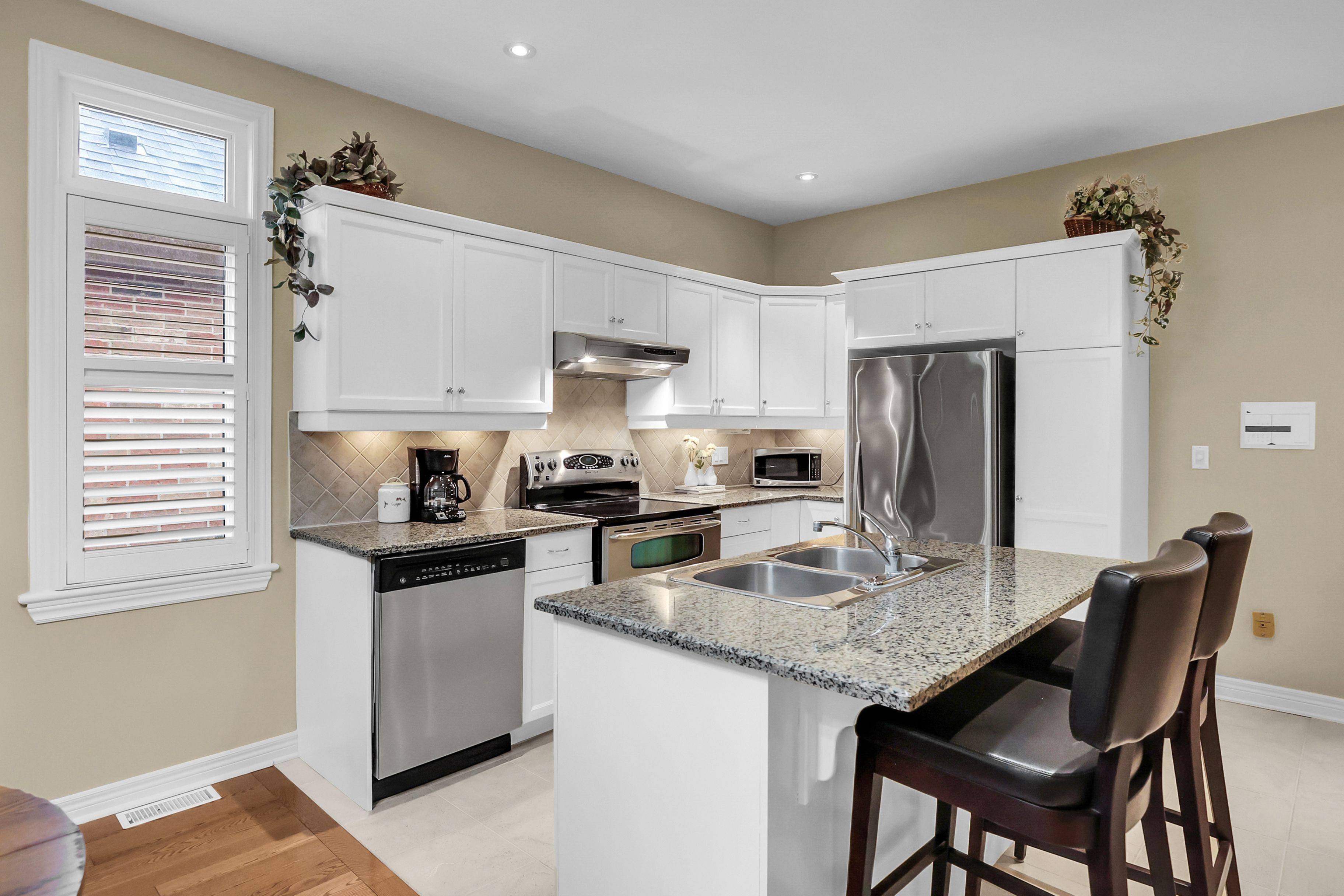 Grimsby, ON L3M 5S7,8 Muscat DR #4
