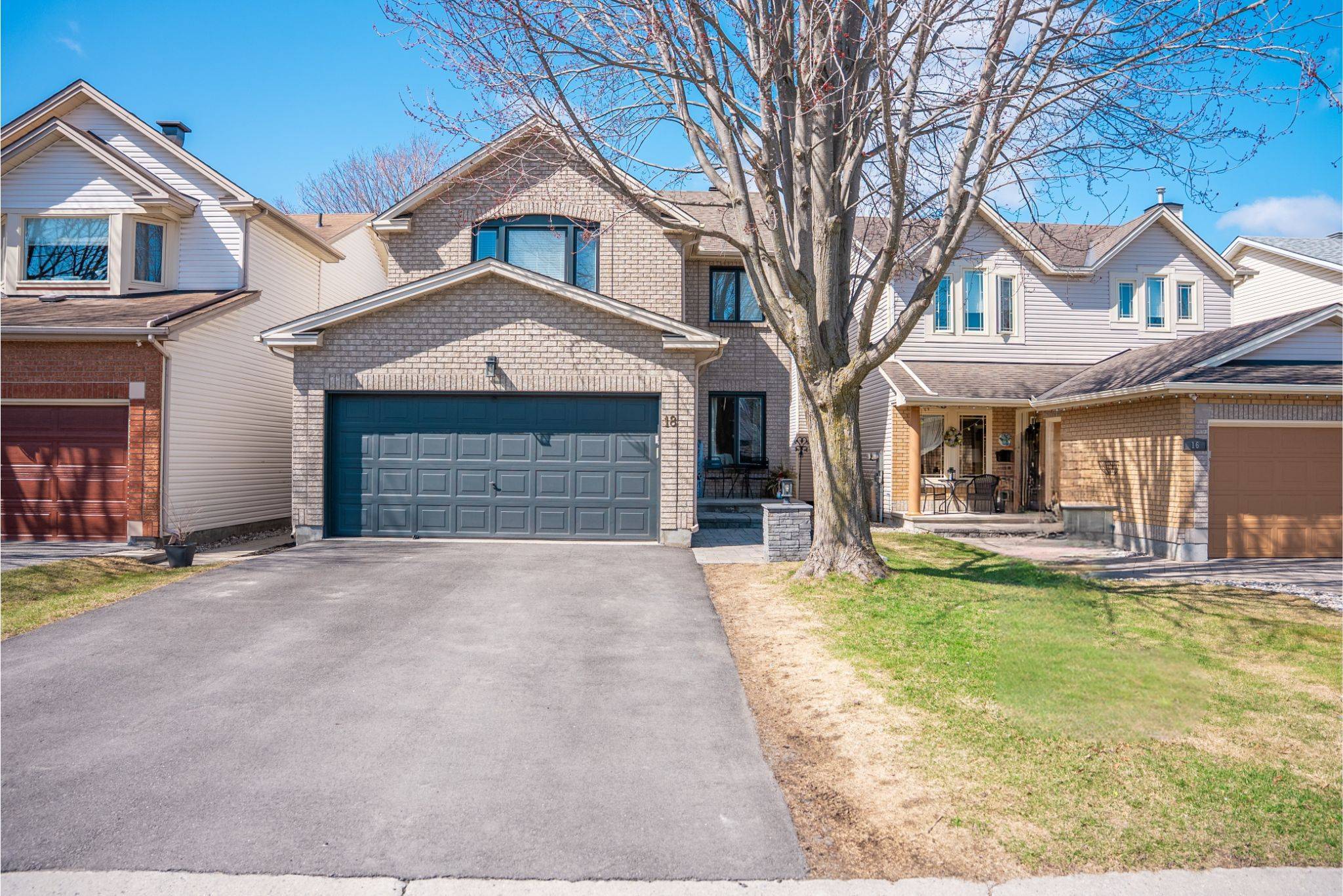 18 Avonhurst AVE, Barrhaven, ON K2J 4K9