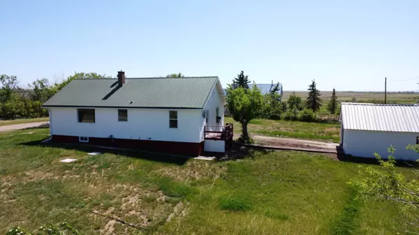 Chinook, AB T0J 0R0,121 3 AVE