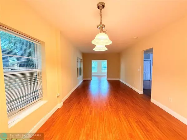 Fort Lauderdale, FL 33312,828 W Las Olas Blvd