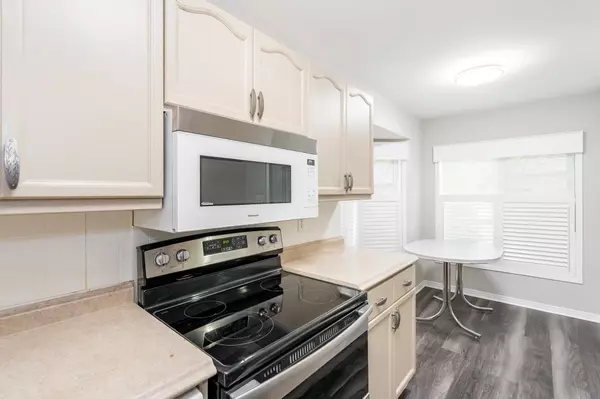 New Tecumseth, ON L9R 1S2,155 Green Briar RD