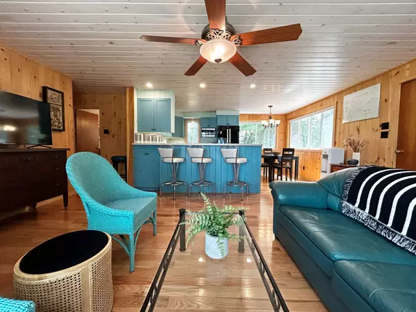 North Kawartha, ON K0L 2H0,2295 Stony Lake Isl 17 N/A