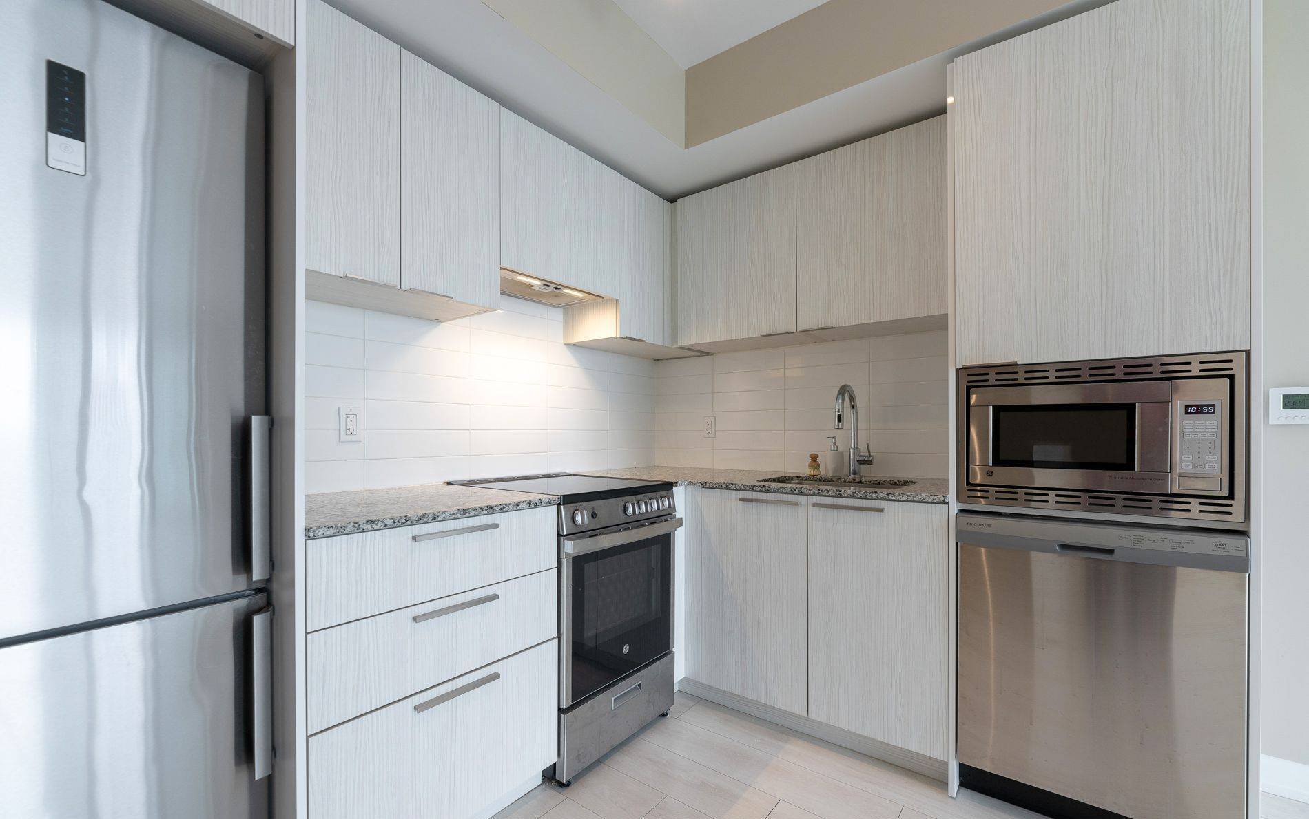 Toronto C08, ON M4Y 0H2,501 Yonge ST #2512