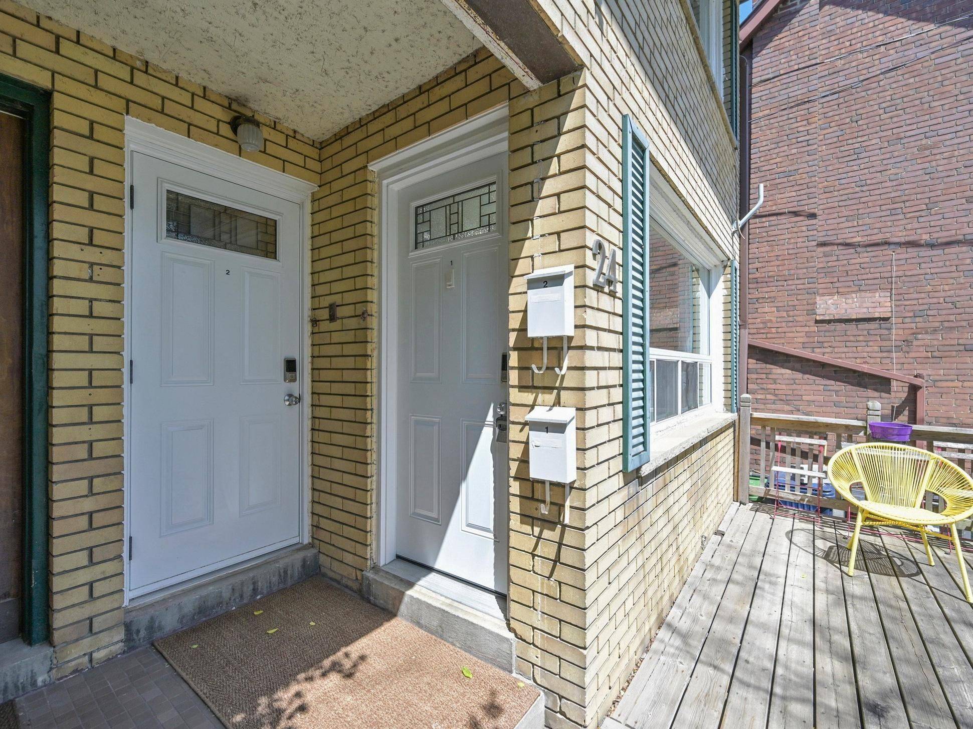 Toronto E02, ON M4L 1B7,24 Kewbeach AVE