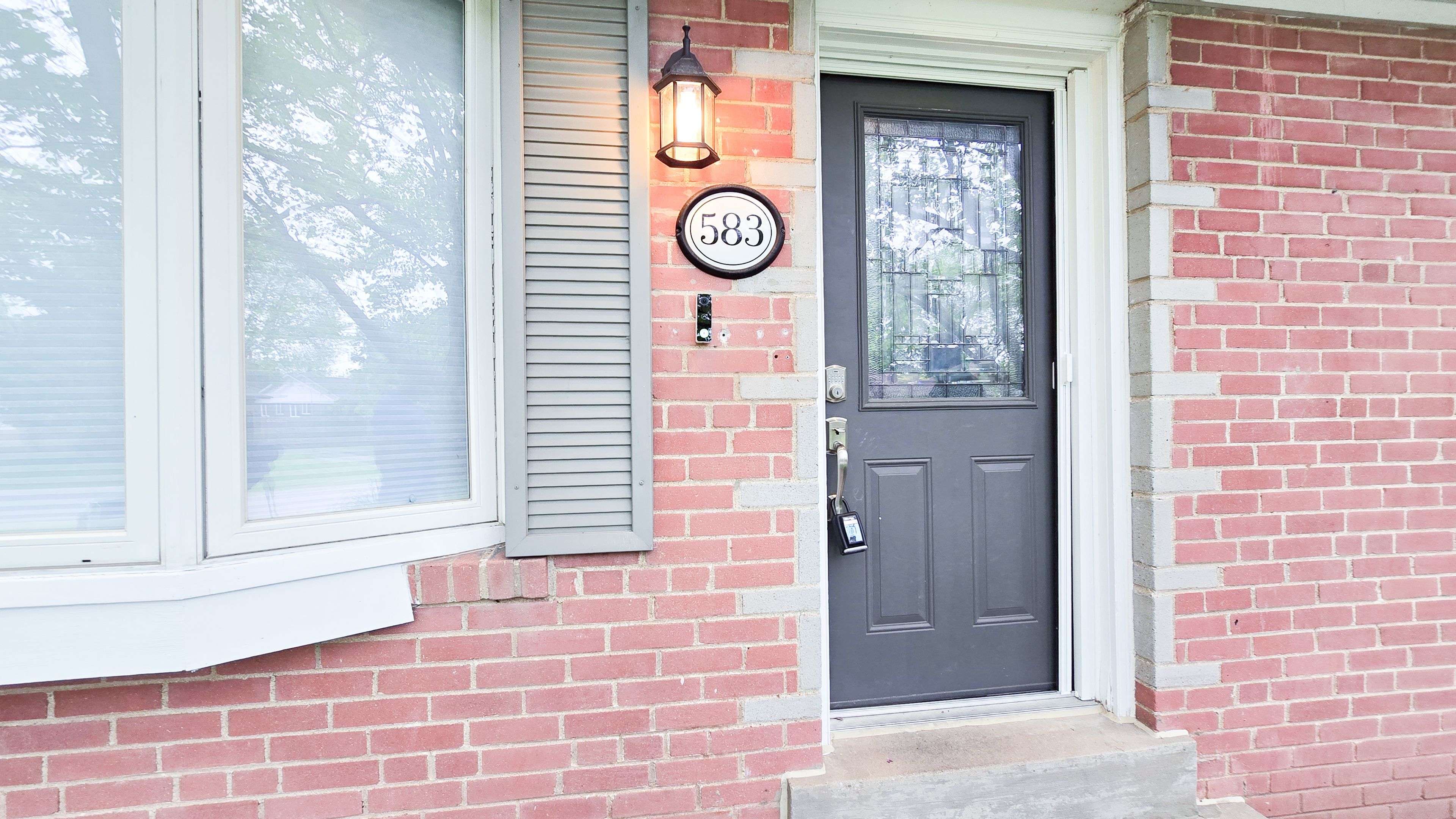 Oakville, ON L6L 4V9,583 Taplow CRES