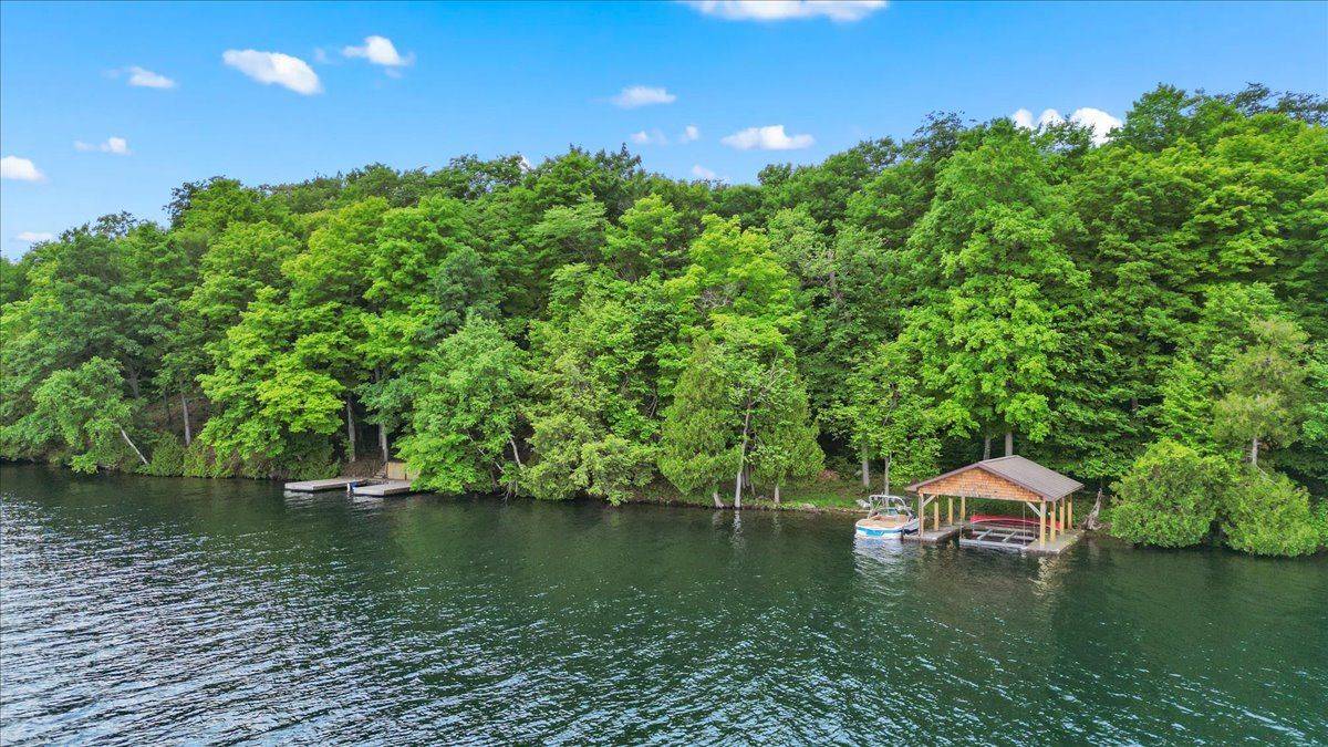 Rideau Lakes, ON K0G 1V0,6296 Big Rideau RD