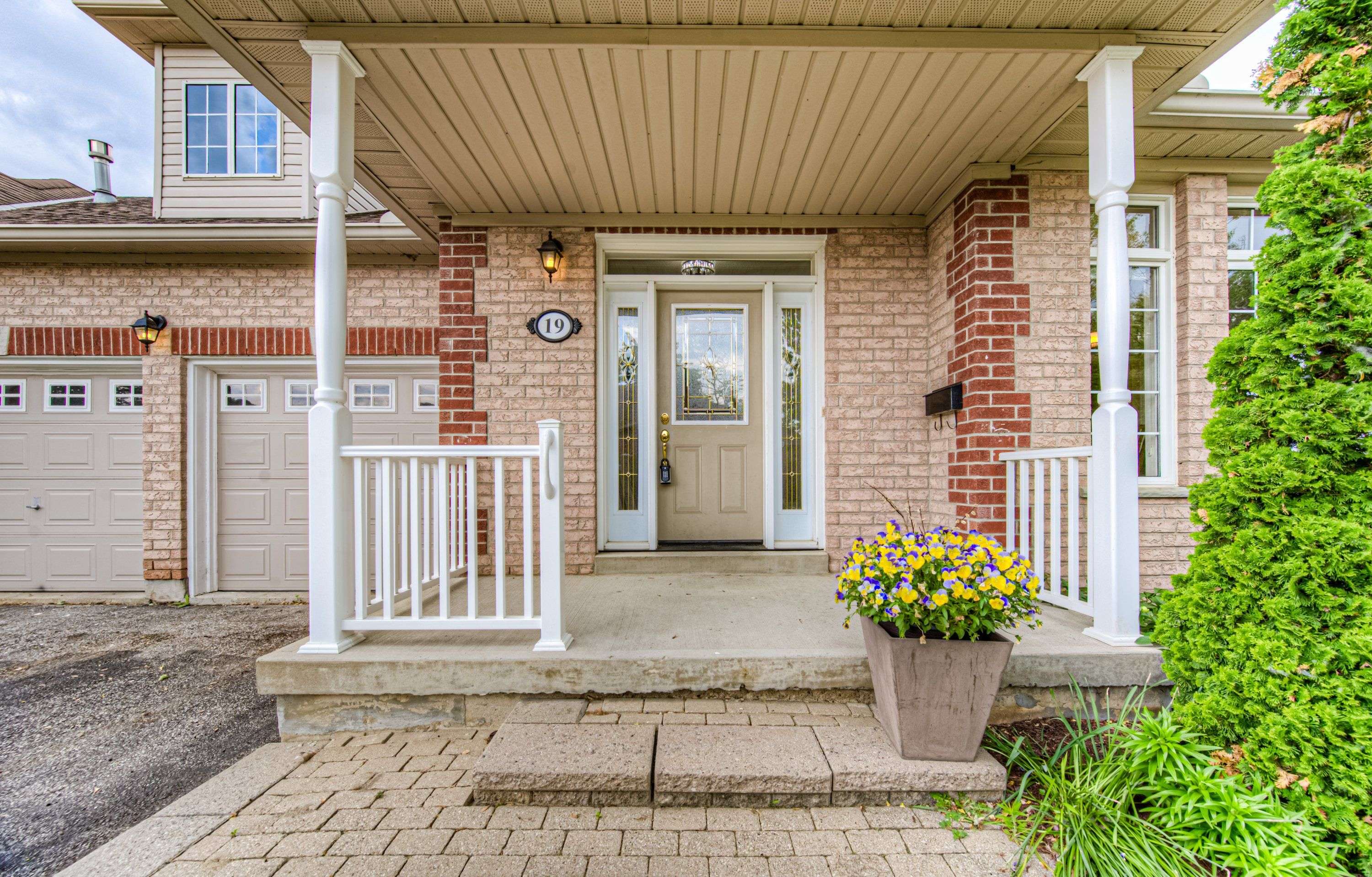 Kitchener, ON N2A 4H3,100 Idle Creek DR #19