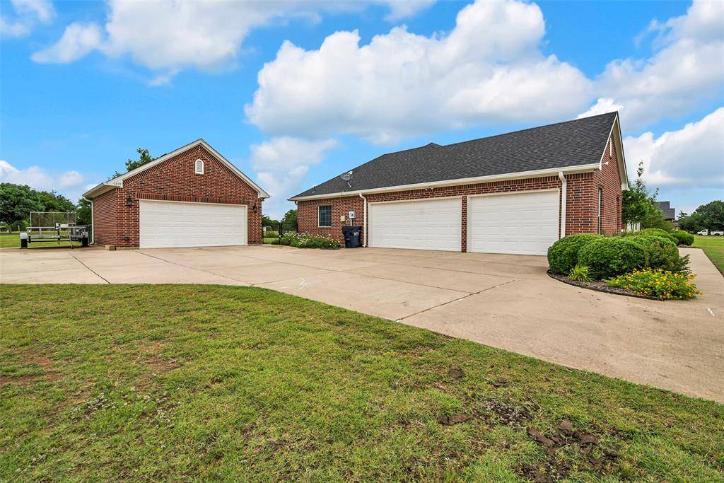 Van Alstyne, TX 75495,1699 Sportsman Lane