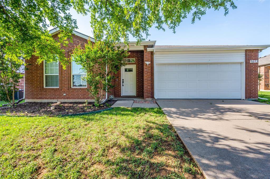 1613 White Dove Lane, Denton, TX 76210