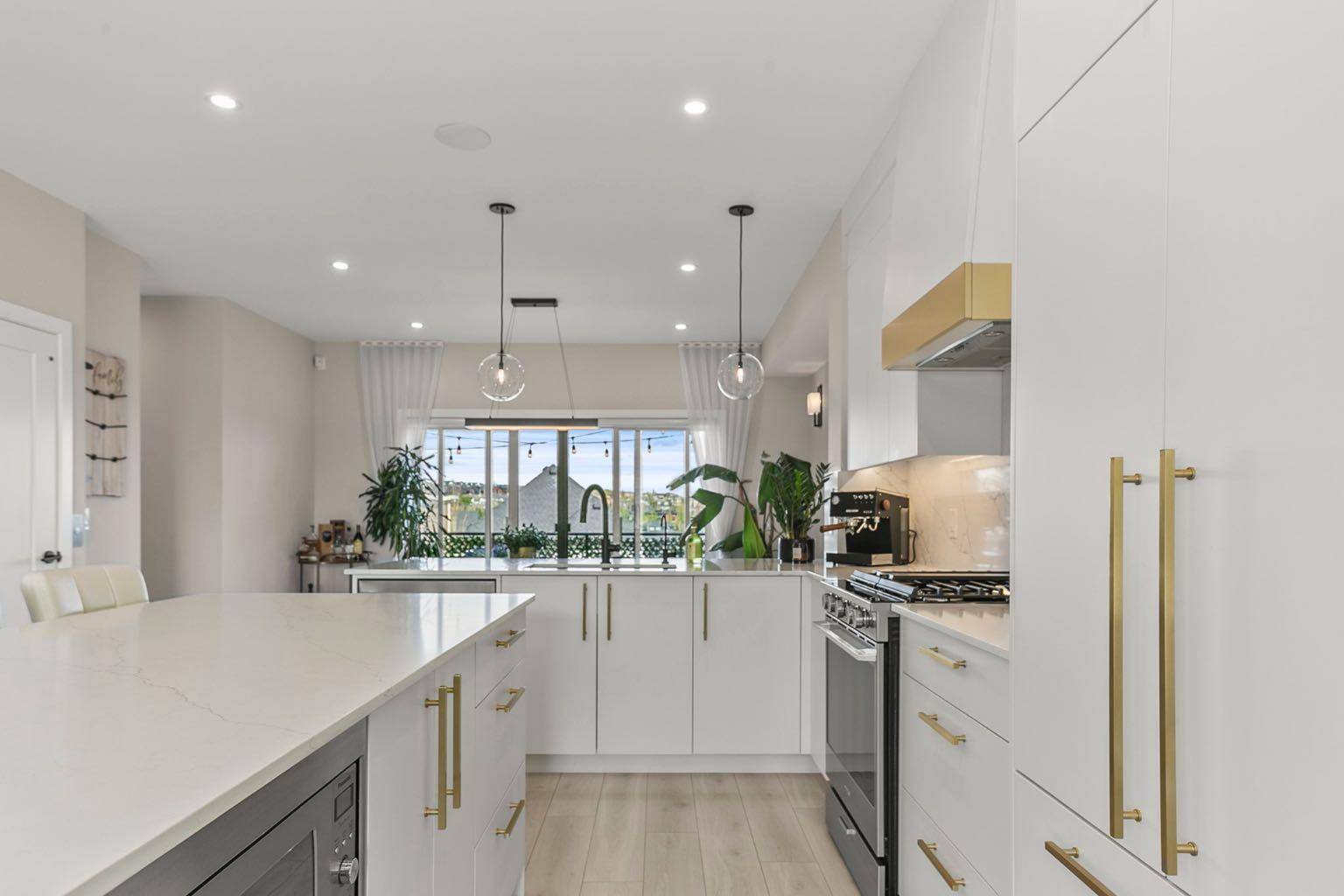 Calgary, AB T3H 6C7,3096 85 ST SW