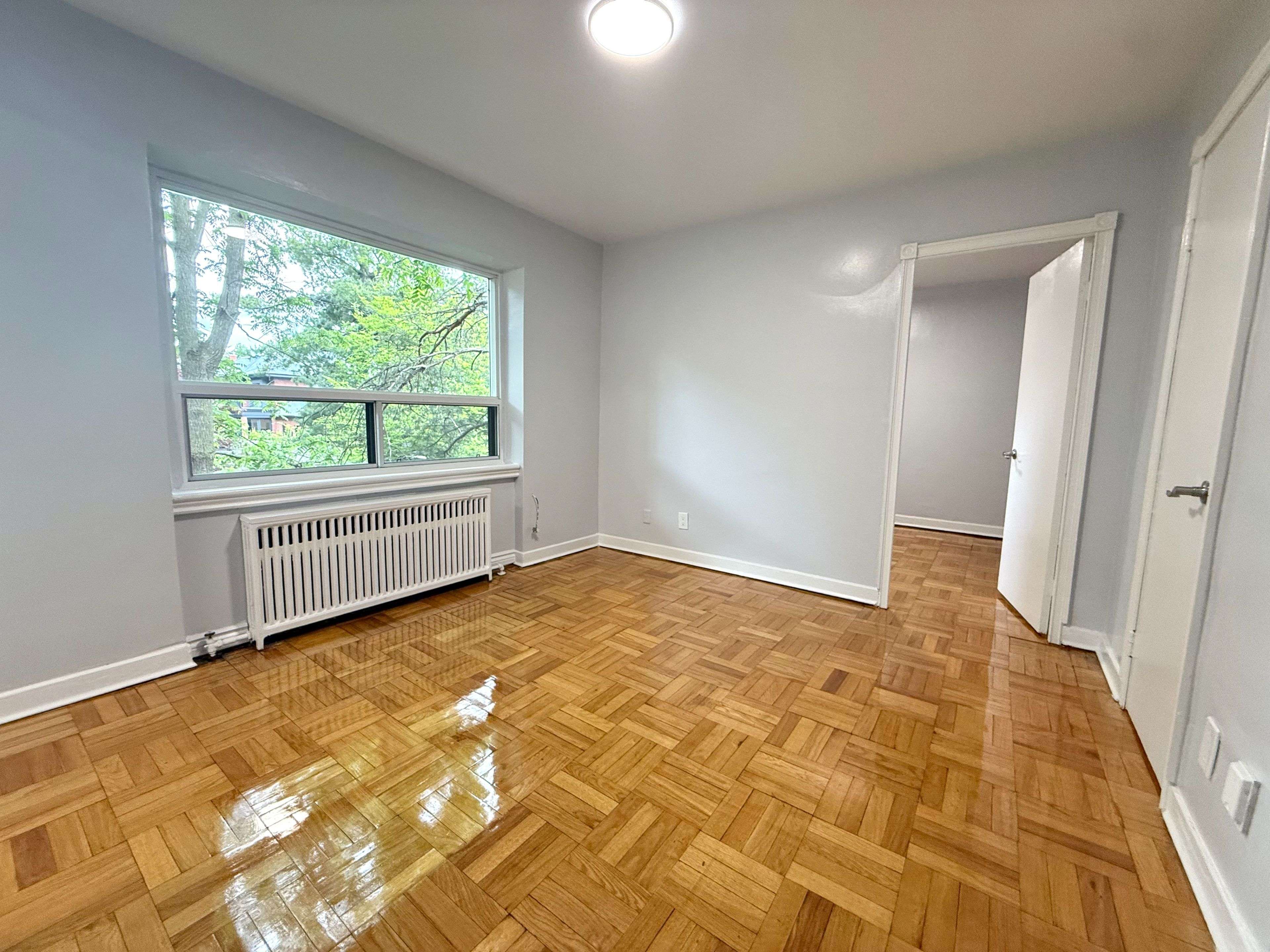 2770 Yonge ST #204, Toronto C04, ON M4N 2J3