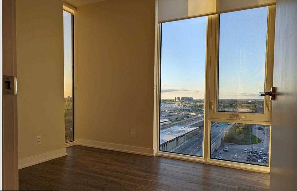 Toronto C06, ON M3H 0E2,38 Monte Kwinter CT #1315
