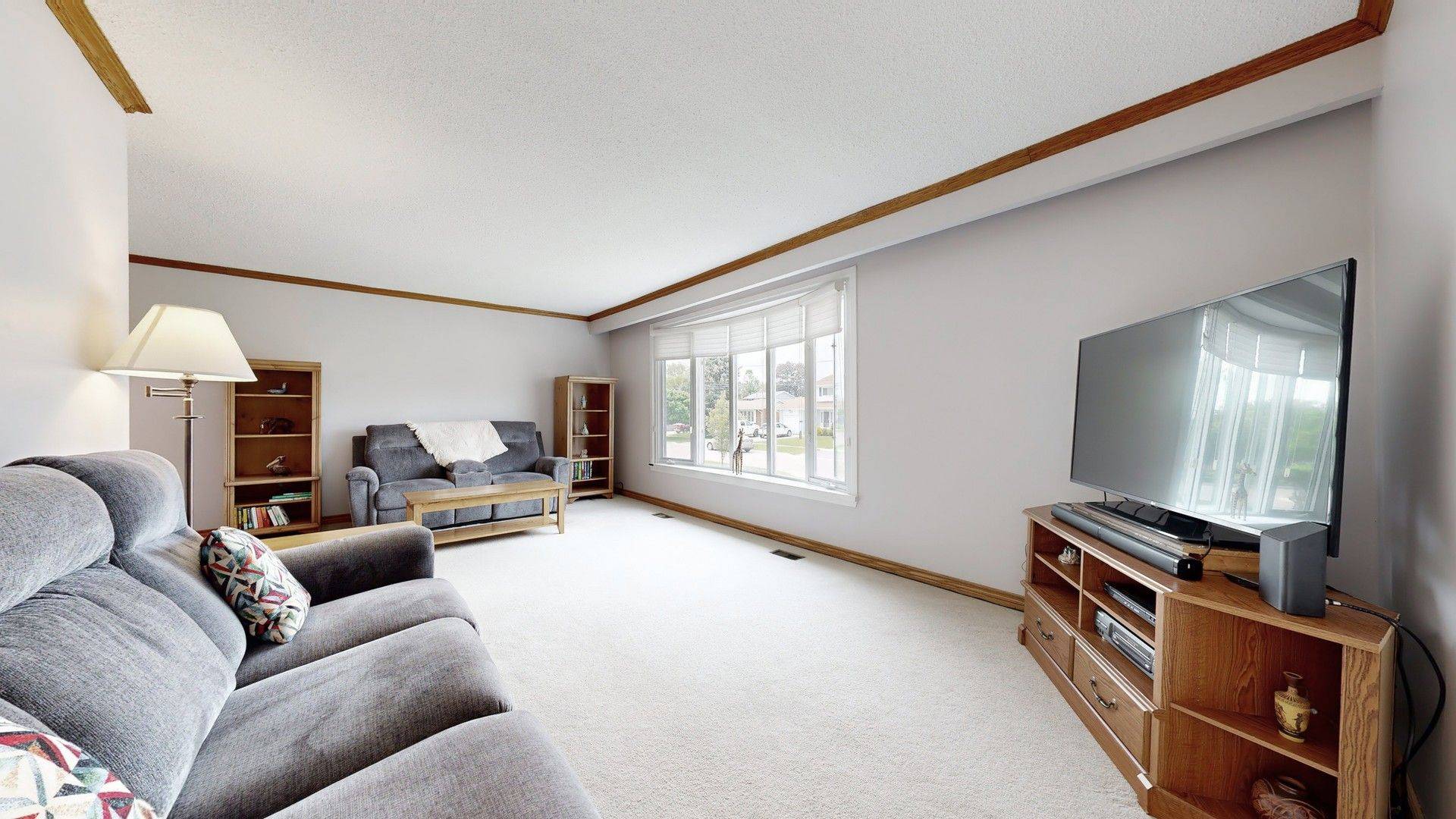 Pickering, ON L1W 2W5,805 Batory AVE