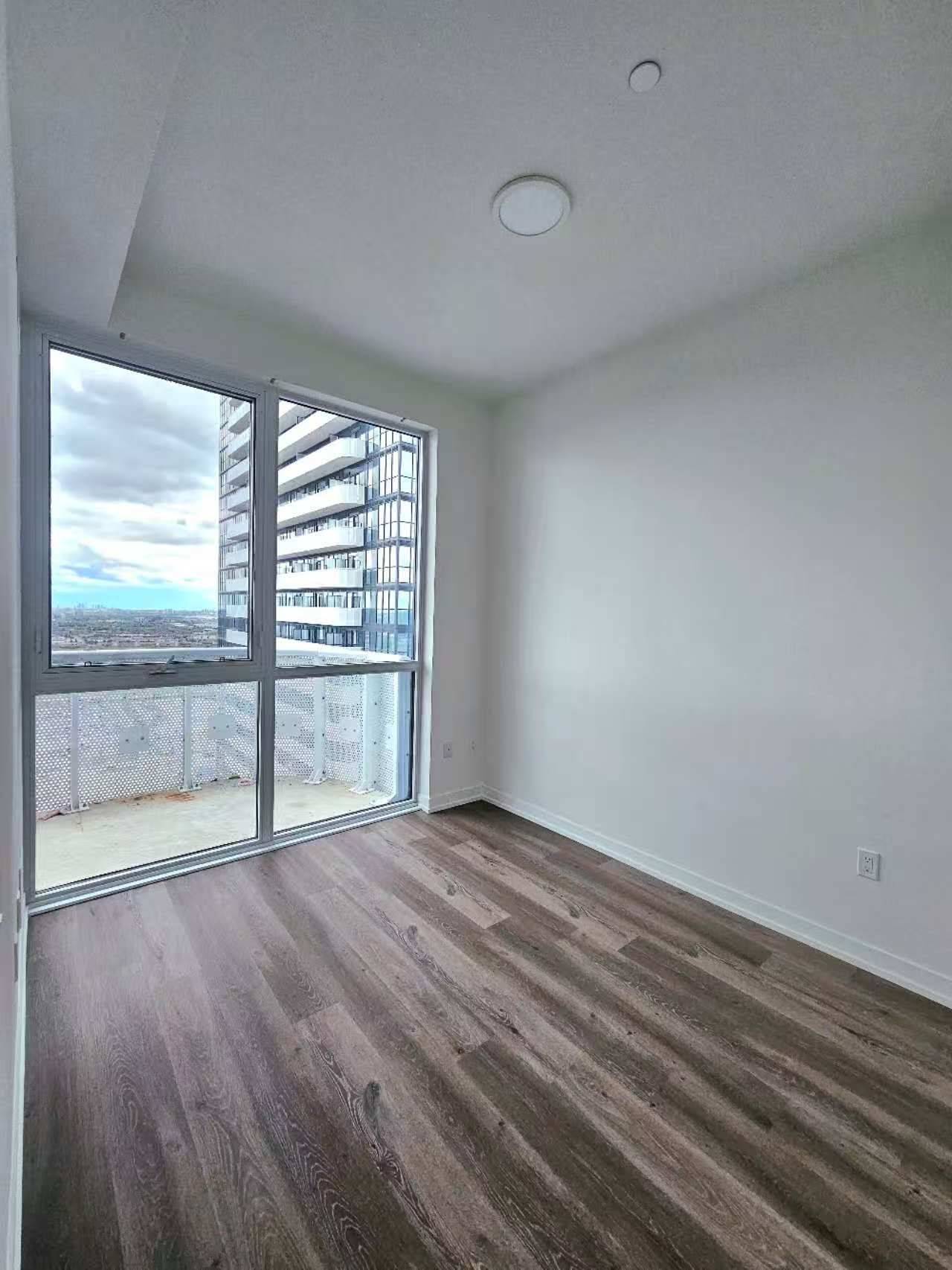 Vaughan, ON L4K 0R1,225 Commerce ST S #3703