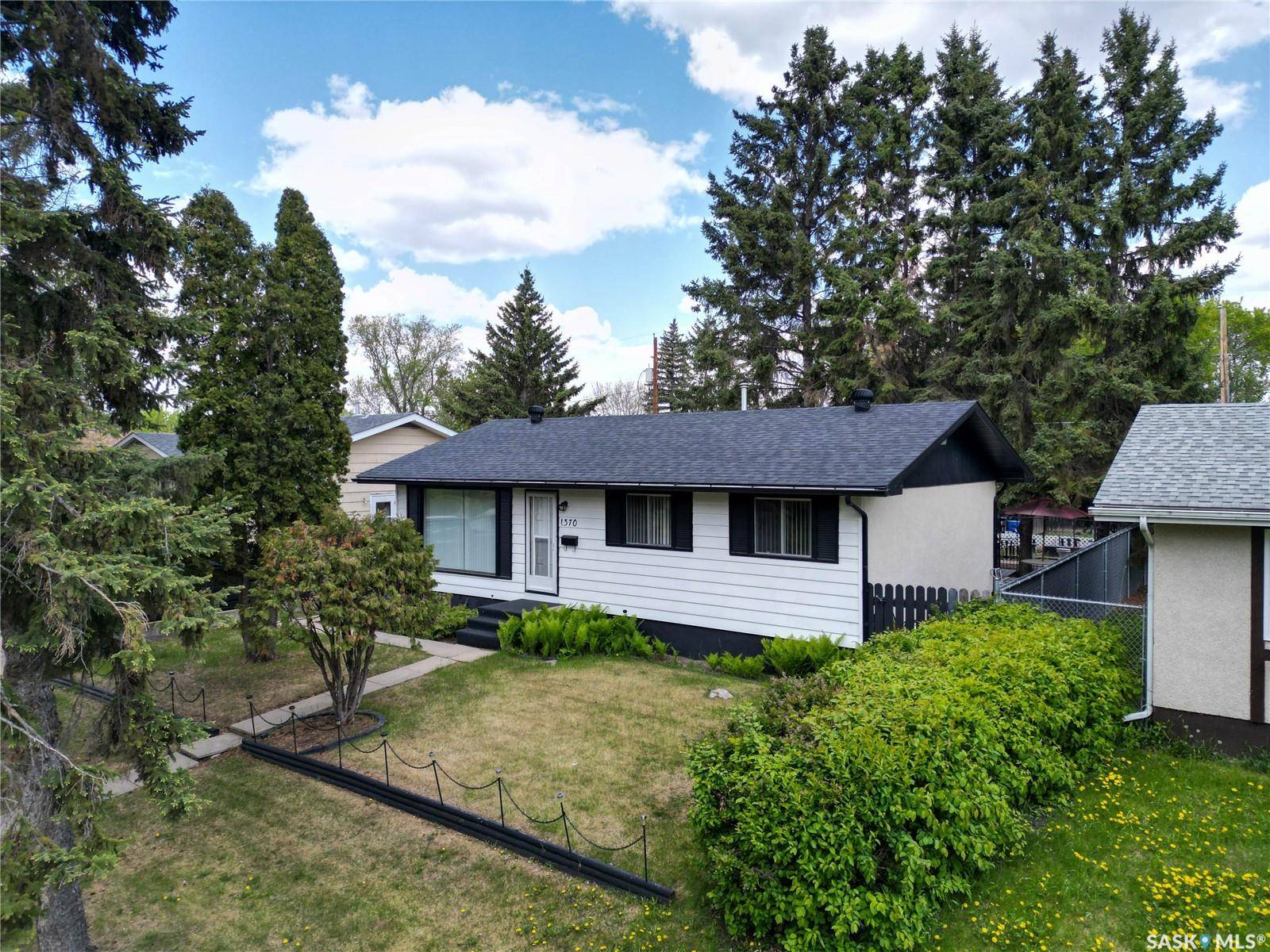 1370 2nd STREET E, Prince Albert, SK S6V 0H4