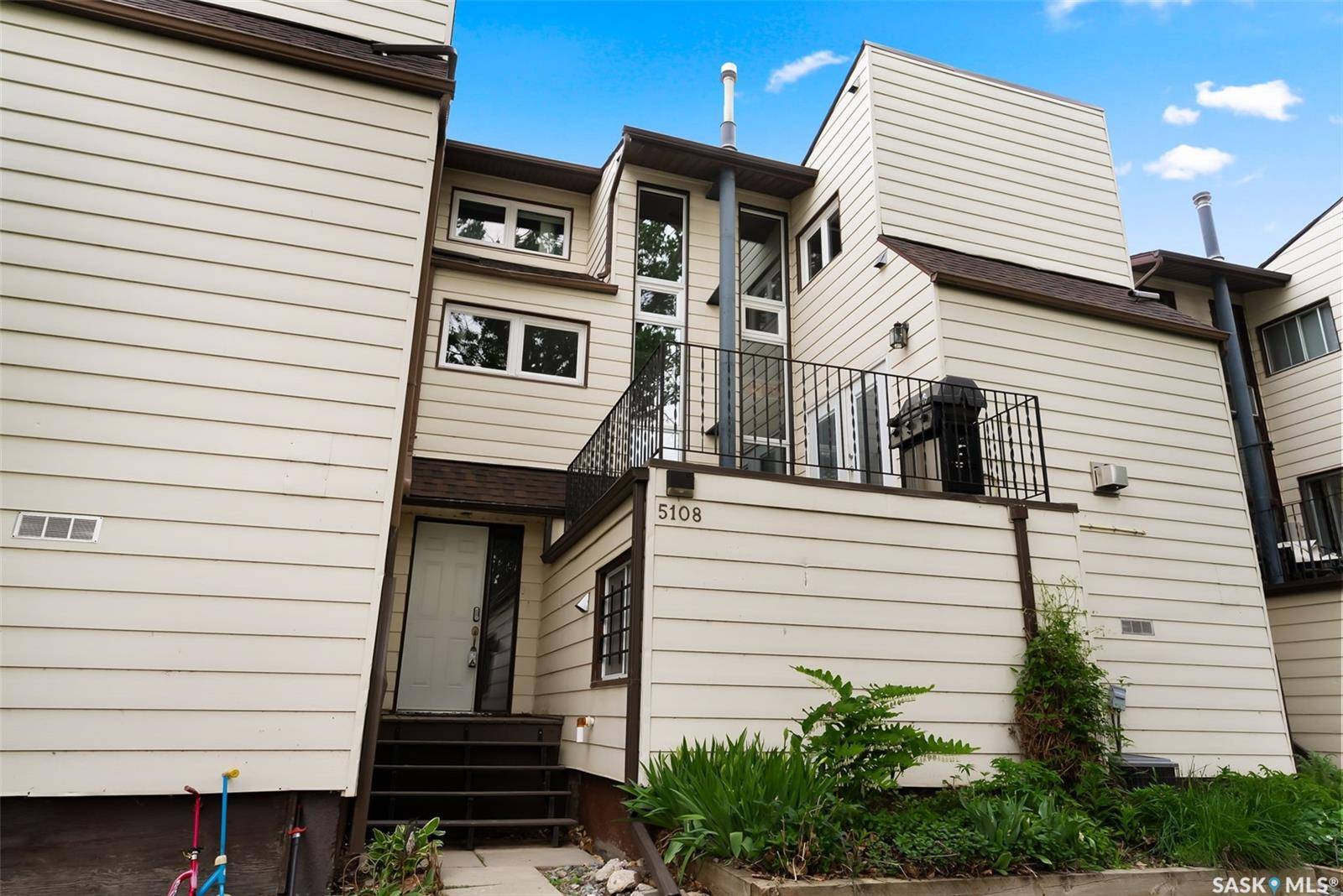 5108 10th AVENUE, Regina, SK S4T 7P5