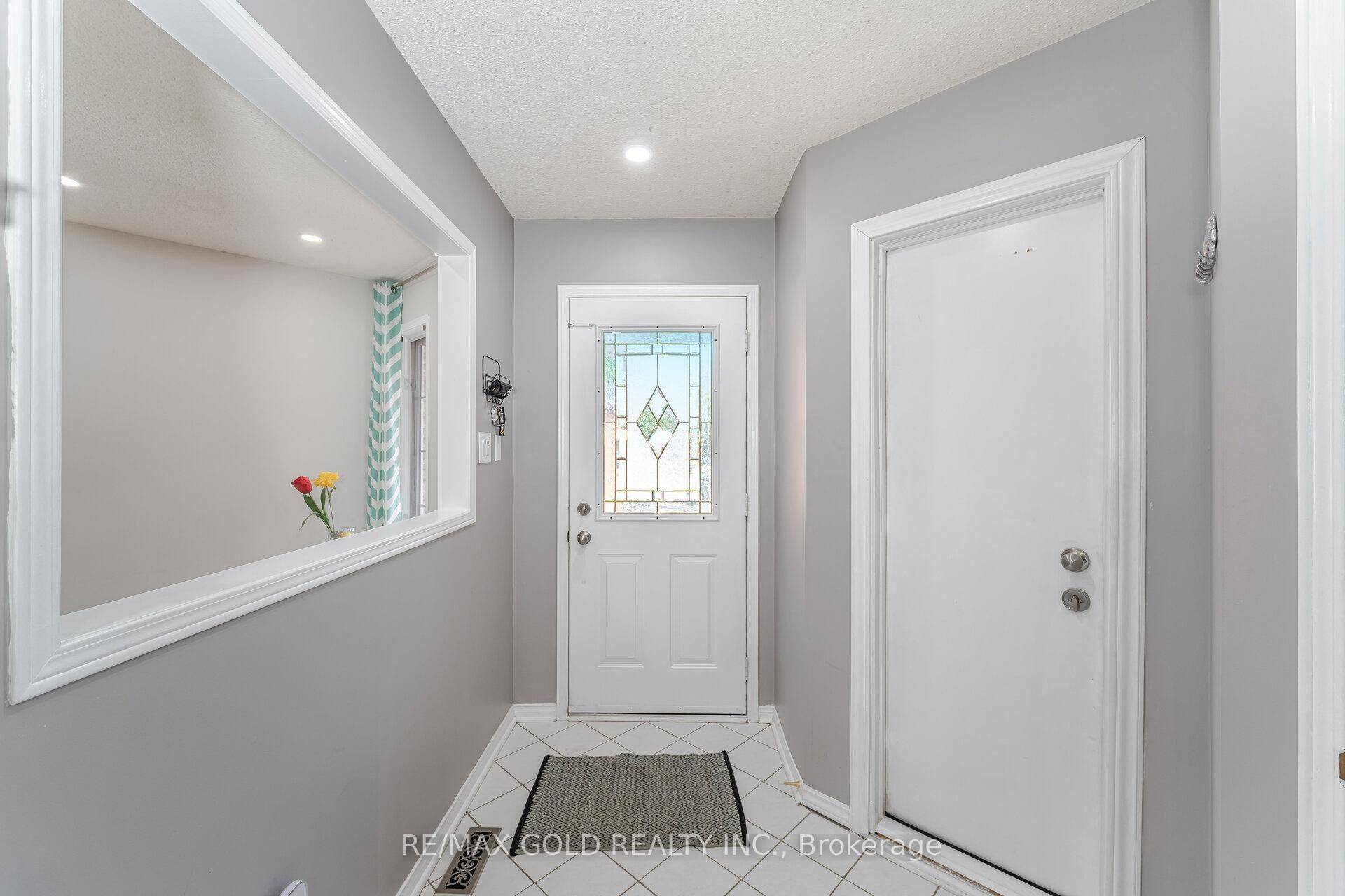 Mississauga, ON L5N 7A7,6050 Castlegrove CT