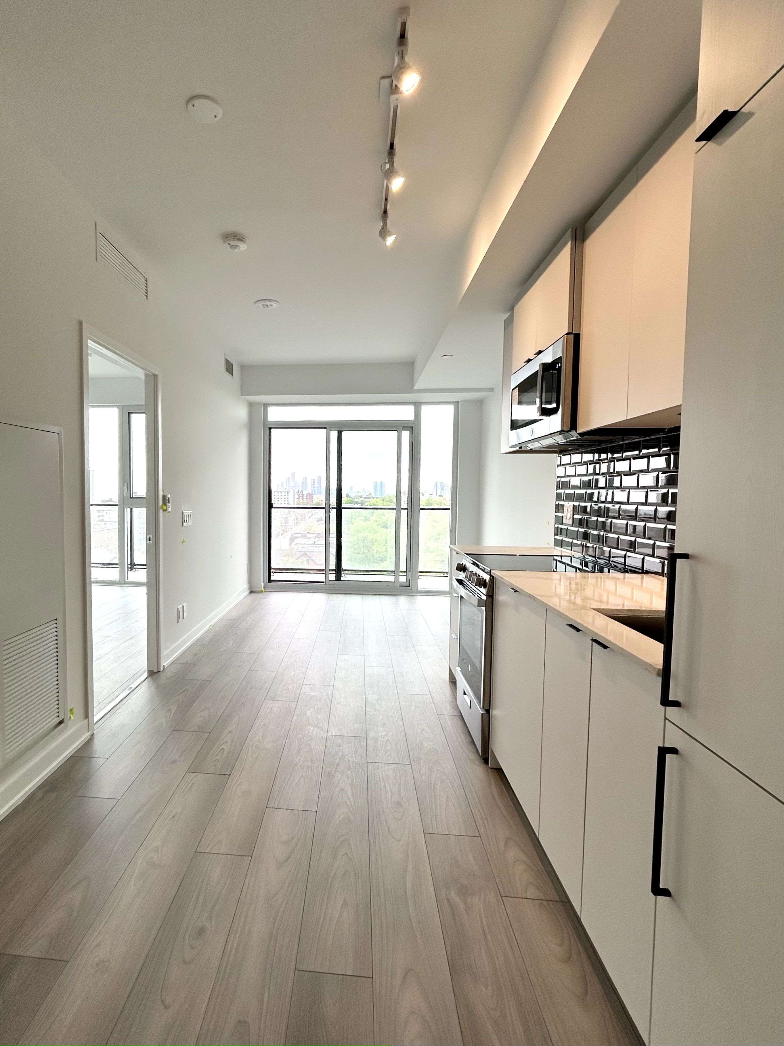 285 Dufferin ST #923, Toronto W01, ON M6K 1Z7