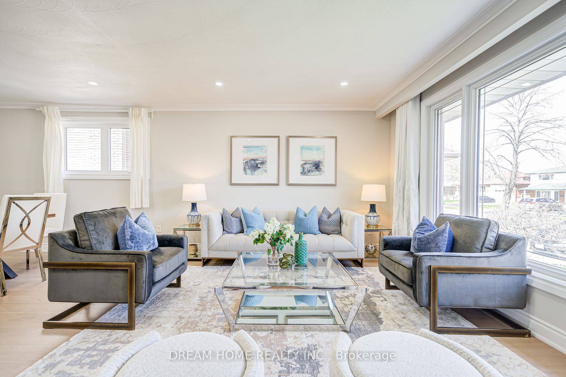 Mississauga, ON L5C 1L2,1323 Shamir CRES #Upper