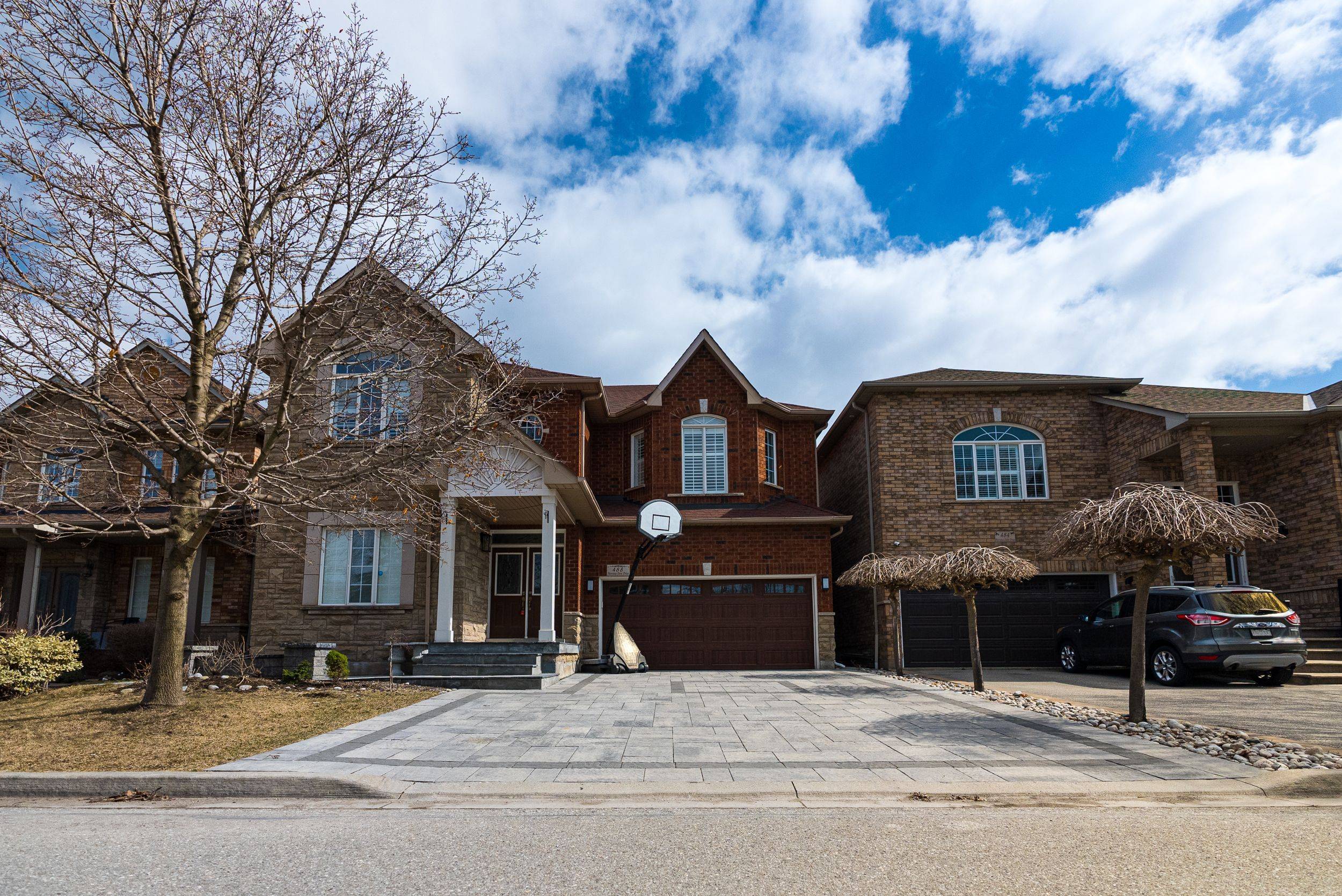 488 Morning Dove DR, Oakville, ON L6H 7A5