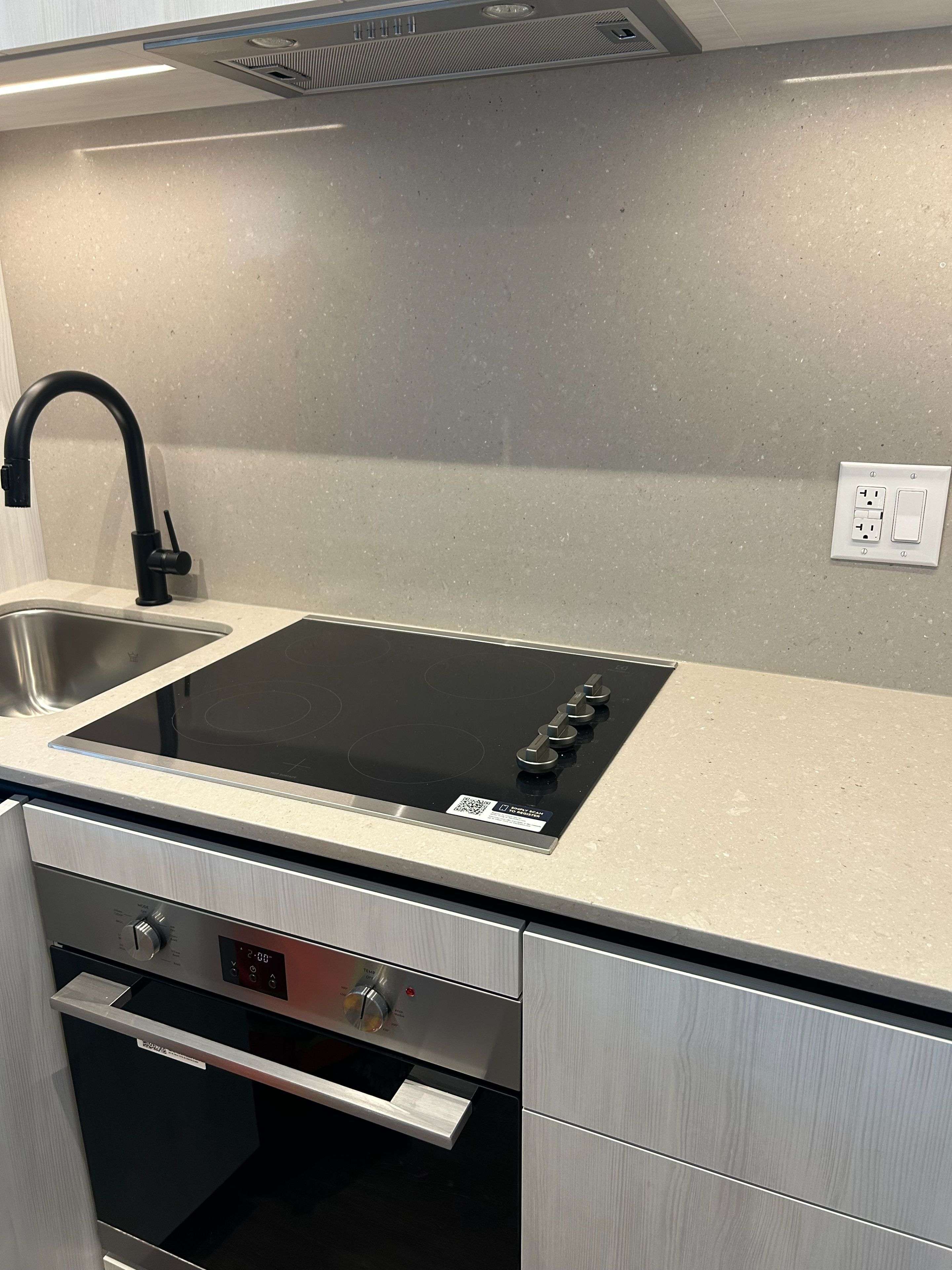 Mississauga, ON L5M 2T2,2495 Eglinton AVE #411
