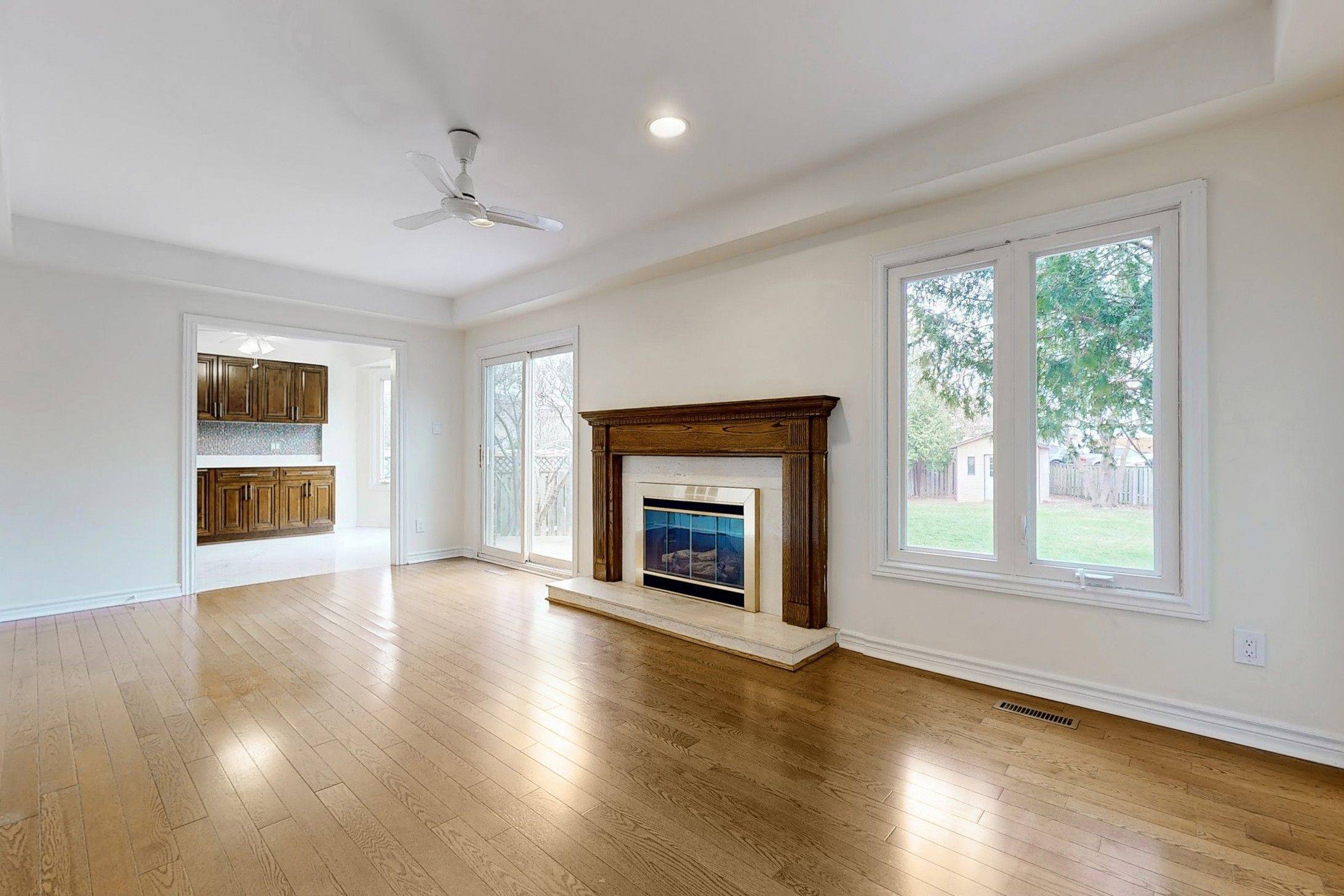 Mississauga, ON L5B 3X4,3298 Pilcom CRES