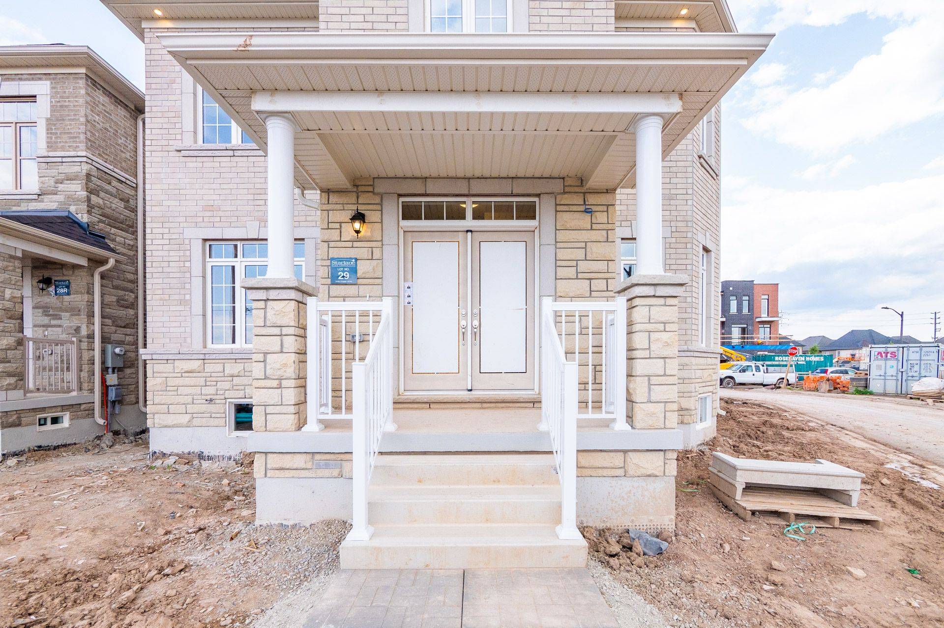 Oakville, ON L6M 5S8,3165 Crystal DR