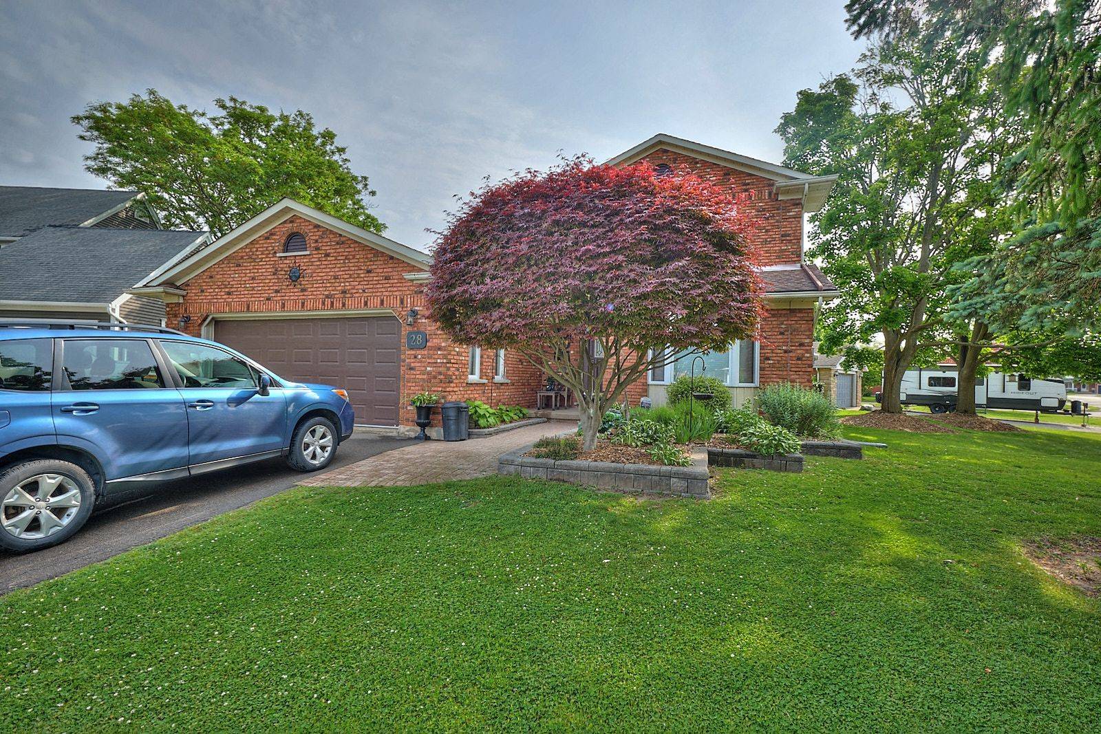 Welland, ON L3C 6P4,28 DIXON CRES
