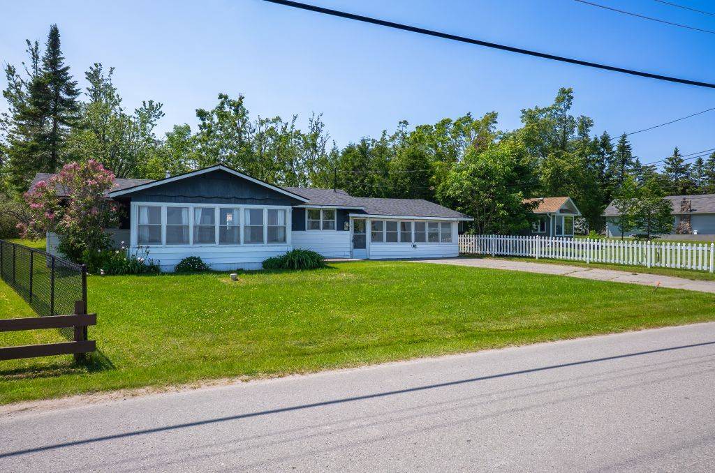 Kawartha Lakes, ON K0M 1G0,515 Long Beach RD
