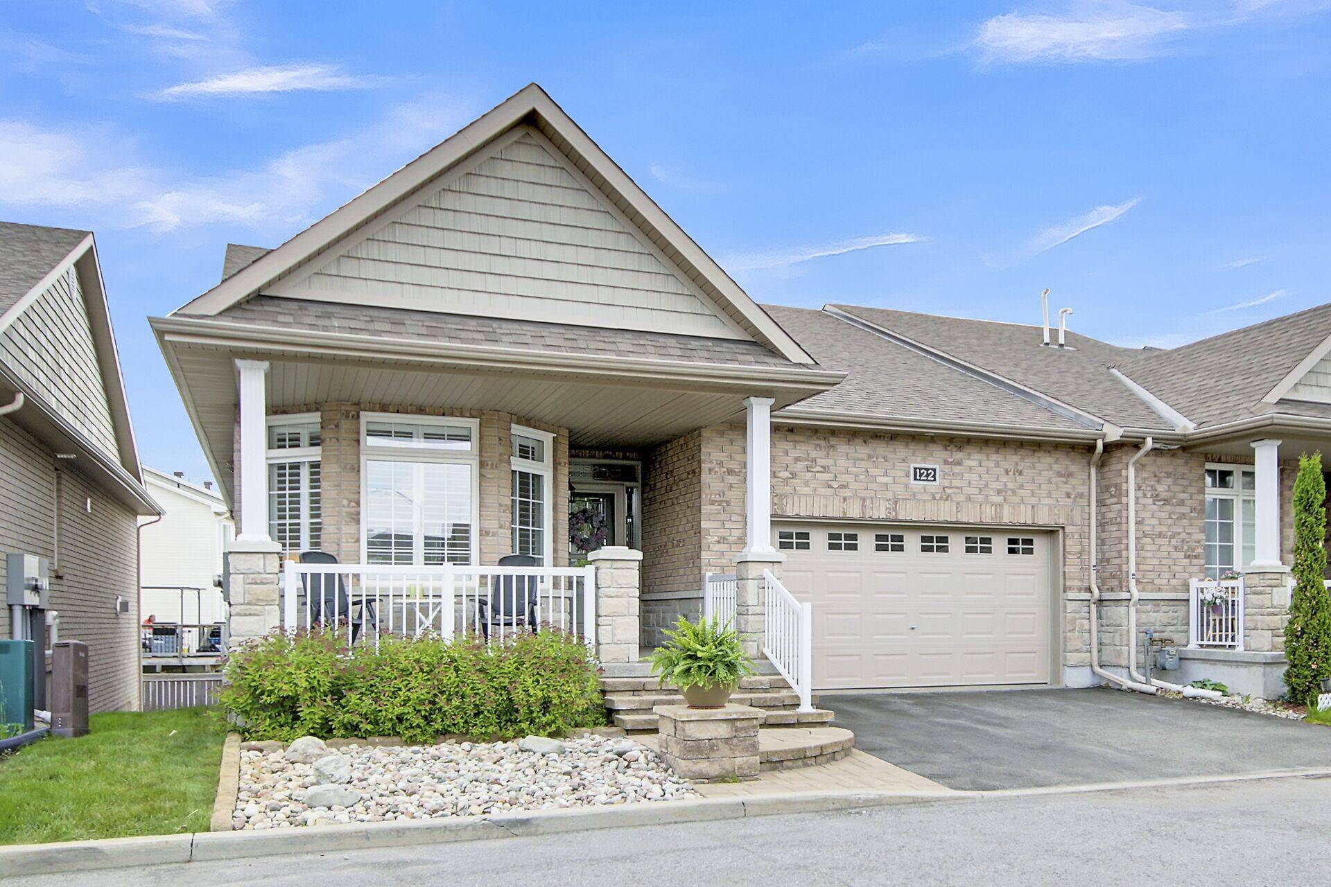 122 Passageway Private, Kanata, ON K2M 2B5