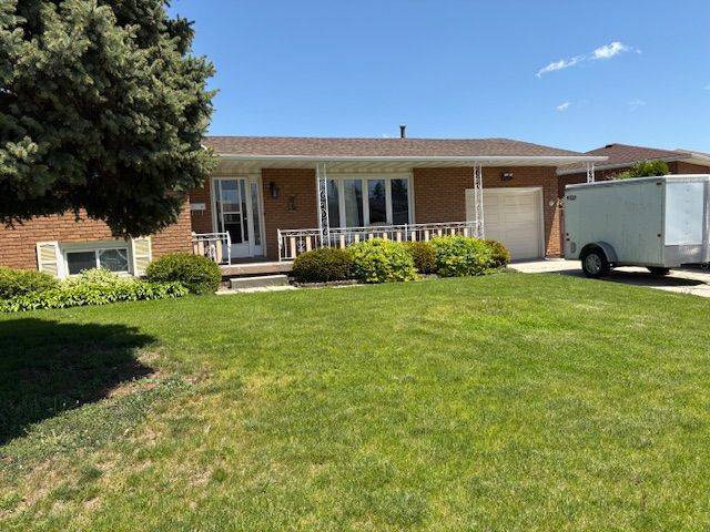 Hamilton, ON L8K 3Y8,30 Nardi CT