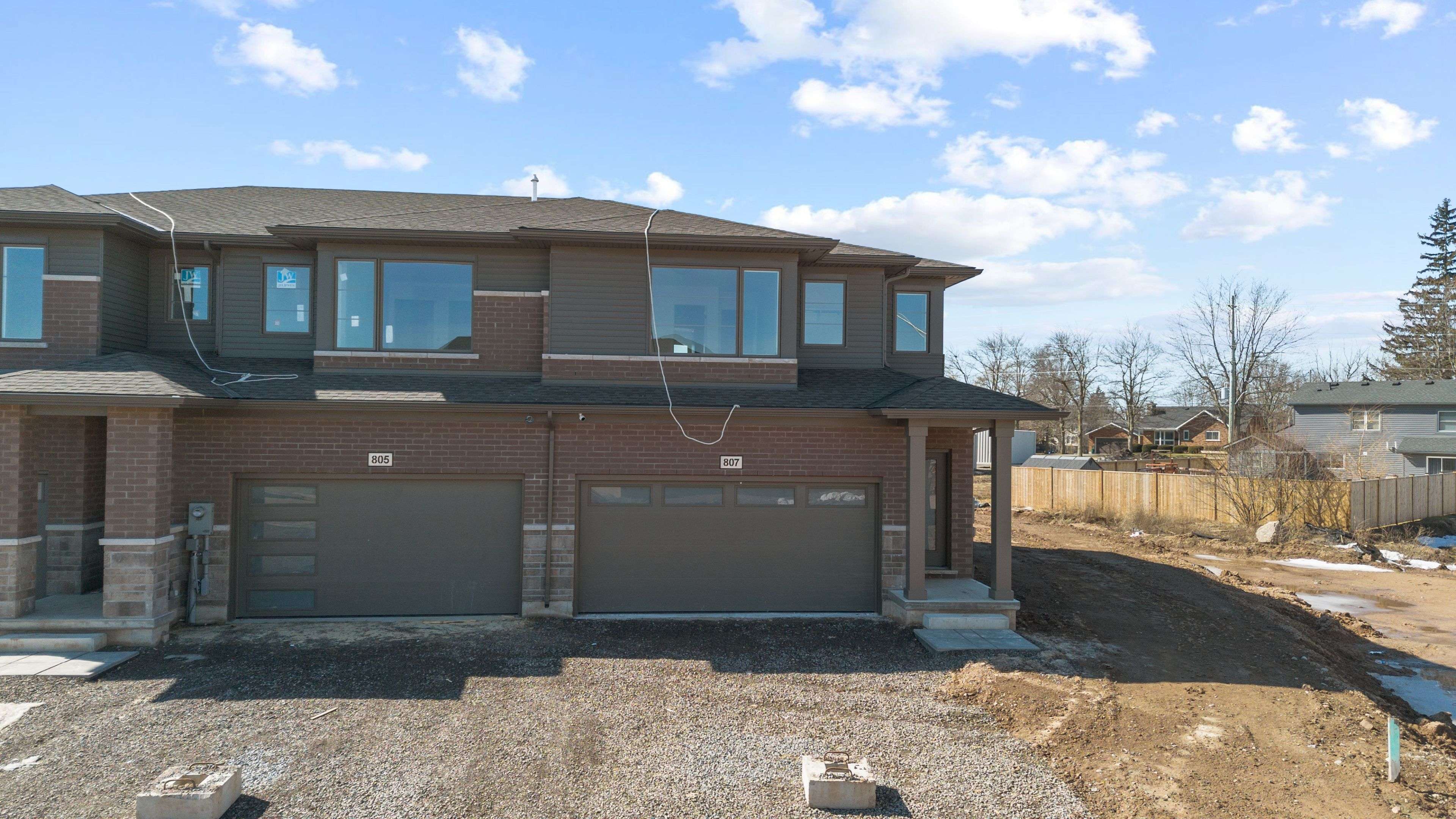 807 Bradford AVE #Upper, Fort Erie, ON L2A 5H7