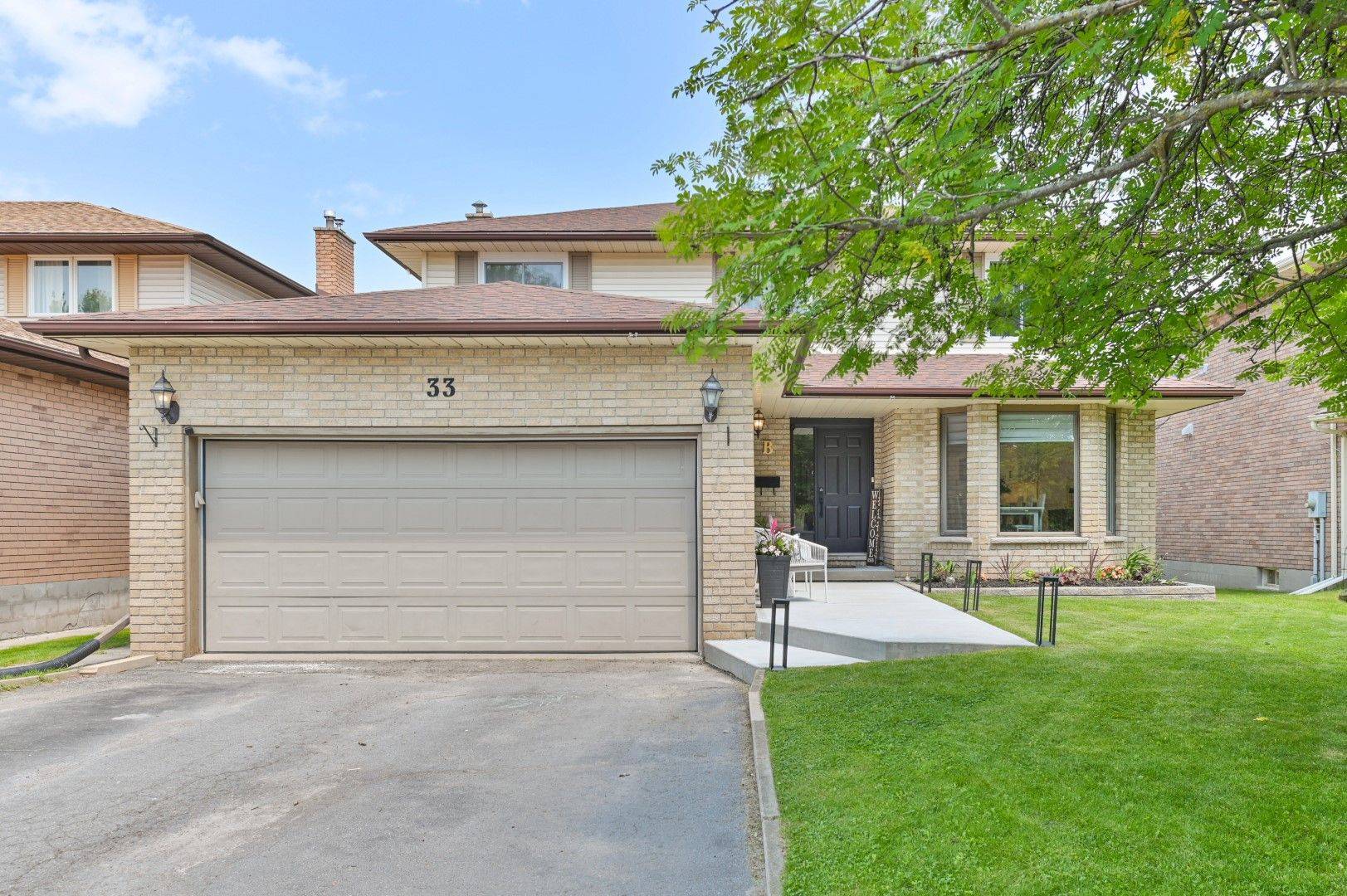 33 Dungannon DR, Belleville, ON K8P 5E7