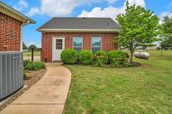 Van Alstyne, TX 75495,1699 Sportsman Lane