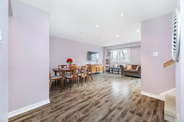 Brampton, ON L6Z 1A5,62 Elmvale AVE