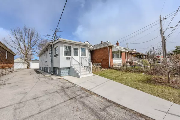 Toronto W04, ON M9N 1R1,23 Rectory RD