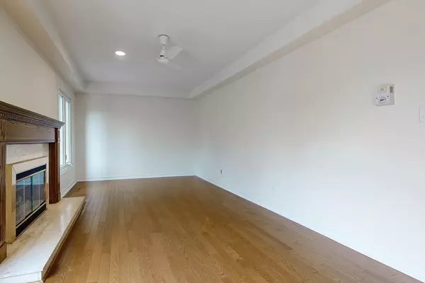Mississauga, ON L5B 3X4,3298 Pilcom CRES