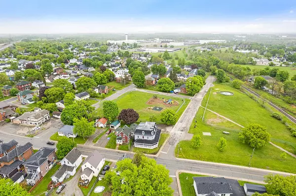 Smiths Falls, ON K7A 2Z5,151 Chambers ST