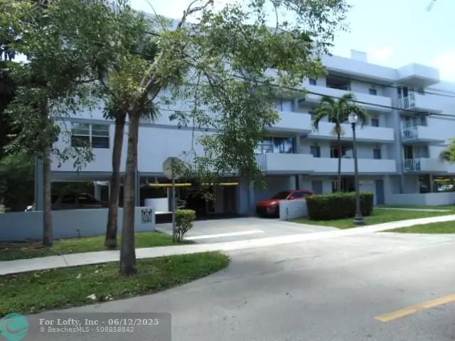 16518 NE 26th Ave #204, North Miami Beach, FL 33160